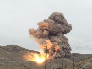 Illustration for article titled Here's NASA's Deep Space Rocket Booster In Action, On The Ground